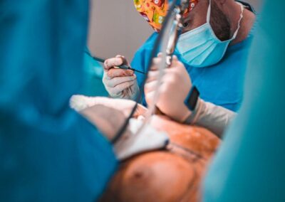 MUDr. Michal Dychus - plastická operace prsou